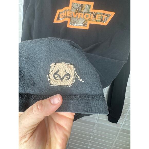 Realtree Buckhorn River Chevrolet Long Sleeve Shirt Men’s Large Camo/Black - Picture 6 of 7